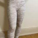 Scorpio Sol White Camo Leggings Photo 0