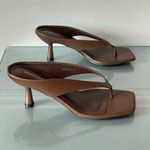 VIUGJNEX Women’s Brown Thong Heels – Size 8.5 – Square Toe Kitten Heel Sandals Photo 2