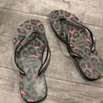 Havaianas  gray animal print sandals Photo 2