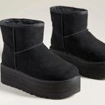UGG  Black Platform Boots Photo 0