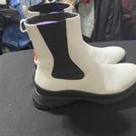 Merrell  VIBRAM SOLES WHITE  & BLACK FUNKY BOOTS MENS SIZE 11 WOMENS SIZE 12.5. Photo 10