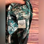 Great Northwest Clothing Company Great Northwest Indigo Flower Sleeveless Button up Shirt. Size Large. Photo 3