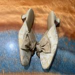 Olivia Rose Tal Jacquard Floral fabric Bow Kitten heel slippers leather Tan Size 6 Photo 2