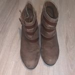 Brown seude heeled western ankle boots Size 9 Photo 1