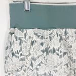 Athleta  Trekkie North Short Etheral Bloom Magnolia White Size 12 Photo 3