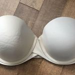 Maidenform stay put strapless size 38C Photo 3