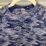 evolve camo seamless long sleeve crop top and shorts set Photo 3