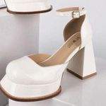 Wet Kiss platform patent leather off white heels Mary Jane’s sandals size 9 NWT Photo 2