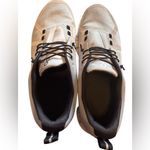 On women’s size 9 cloud 5 sneakers Black Photo 3