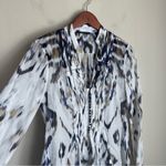 Elie Tahari Women's Pleated Cream Navy Abstract Silk Blend Lined Blouse Size XS Photo 2