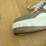 Alo Yoga Sneakers Recovery Mode Size US7 White Brown Photo 3