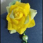 Green Pearl Crystal Tie Necklace w/ Yellow Flower Photo 2