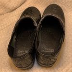 Dansko  women’s black emboss leather clog sz 37 6.5 nursing workwear *flaw Photo 3