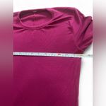 Lululemon Hold Tight Short Sleeve Shirt Magenta Purple Size 6 Small / Medium Photo 5