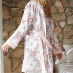 Morgan Lane  x FabFitFun Blush Pink Satin Floral Robe Kimono Style Size S/M Photo 4