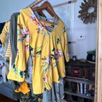 Nine Britton XS Yellow Floral Top NWOT Super Soft Photo 1