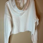 White Cropped Oversized Hoodie by Amazhiyu Size M Photo 1