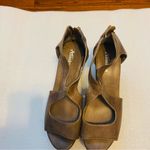 Antelope gray size 9 shoes zipper in back Photo 1