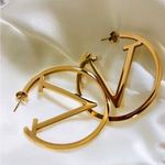 V Gold Hoop Earrings Photo 5