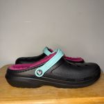 Crocs Fleece- Lined Clogs Black/Pink/Blue Unisex Clogs Women’s 11 Men’s 9 NEW Photo 3