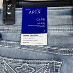 Apt. 9  SZ 4 Capris Jeans Rhinestones Cuffed Mid-Rise Stretch Smoothing Light Wash Photo 7