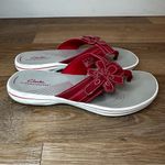 Clarks CloudSteppers Red Floral Flip Flop Comfort Thong Sandals, Size 8 Photo 1