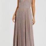 Mac Duggal 30725 Womens SHIMMER PLEATED V NECK GOWN Oscars Photo 0