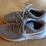 Nike TANJUN 812655-010 GREY/WHITE Running Shoe size 6Y Photo 0