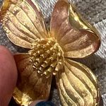 Trifari Crown Golden Tone 1960’s Vintage Floral Dogwood Blossom Brooch Pin Photo 4