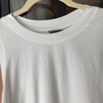 Vuori  energy tank top workout tee sleeveless logo crewneck performance jersey Photo 6