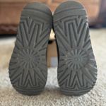 UGG  Women’s Classic Short II Boots Photo 4