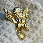 Vintage Cherub with dangle heart brooch USA stamped Gold Photo 2