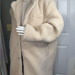 This is a Reason Brand Women's Faux Fur Cozy Teddy Size 3XL Oversized Coat. Photo 2