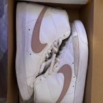 Nike  Women’s Blazer Mid 77 Photo 0