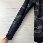 Athleta  Triumph Hoodie Black Camo Full Zip Size M Photo 5