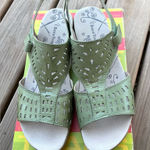 Baretraps  casual sandals💚💚 Photo 0