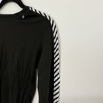 Helly Hansen Womens Black Long Sleeve Athletic Top Striped Sleeve XS TP Photo 2