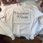 Gildan Heavy Blend "Vacation Mode" Sweatshirt | Size M, EUC Photo 0