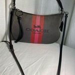 Coach Women's 69647 Stripes tote Crossbody Photo 0