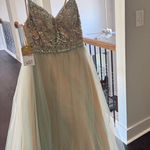 Windsor Prom  Photo 0