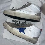 Golden Goose Mid Star in white leather with blue star and dove gray inserts! Photo 3