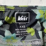 REI Northway Floral Print Circle Stretch Skirt Gray & Green Size XXS Photo 6