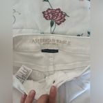 American Eagle white ripped jeans size 2 brand new never worn Photo 3
