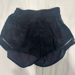 Lululemon Hotty Hot Short 2.5” Photo 0