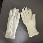 Isotoner  Gloves Photo 1