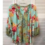 Fig & Flower Floral Print V Photo 0