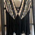 Free People  Flowy Sleevless Embroidered V Nexk top, Size small Photo 5
