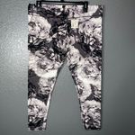 Mixit  Women’s Floral Print Leggings Size Large Black White Gray Stretch Cotton Photo 3