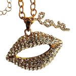 Rhinestone lips and love charm pendant necklace Gold Photo 3
