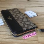 Coach Wallet Photo 3